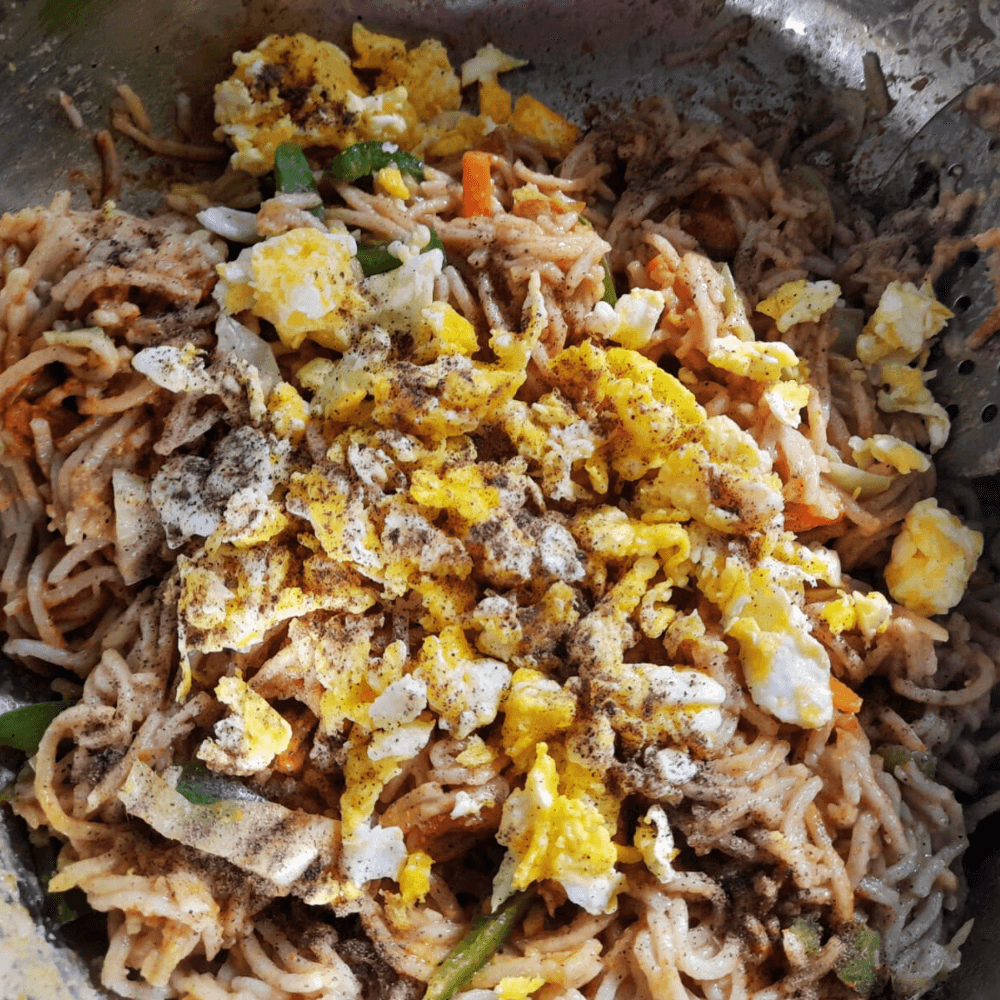 egg noodles with vegetables 